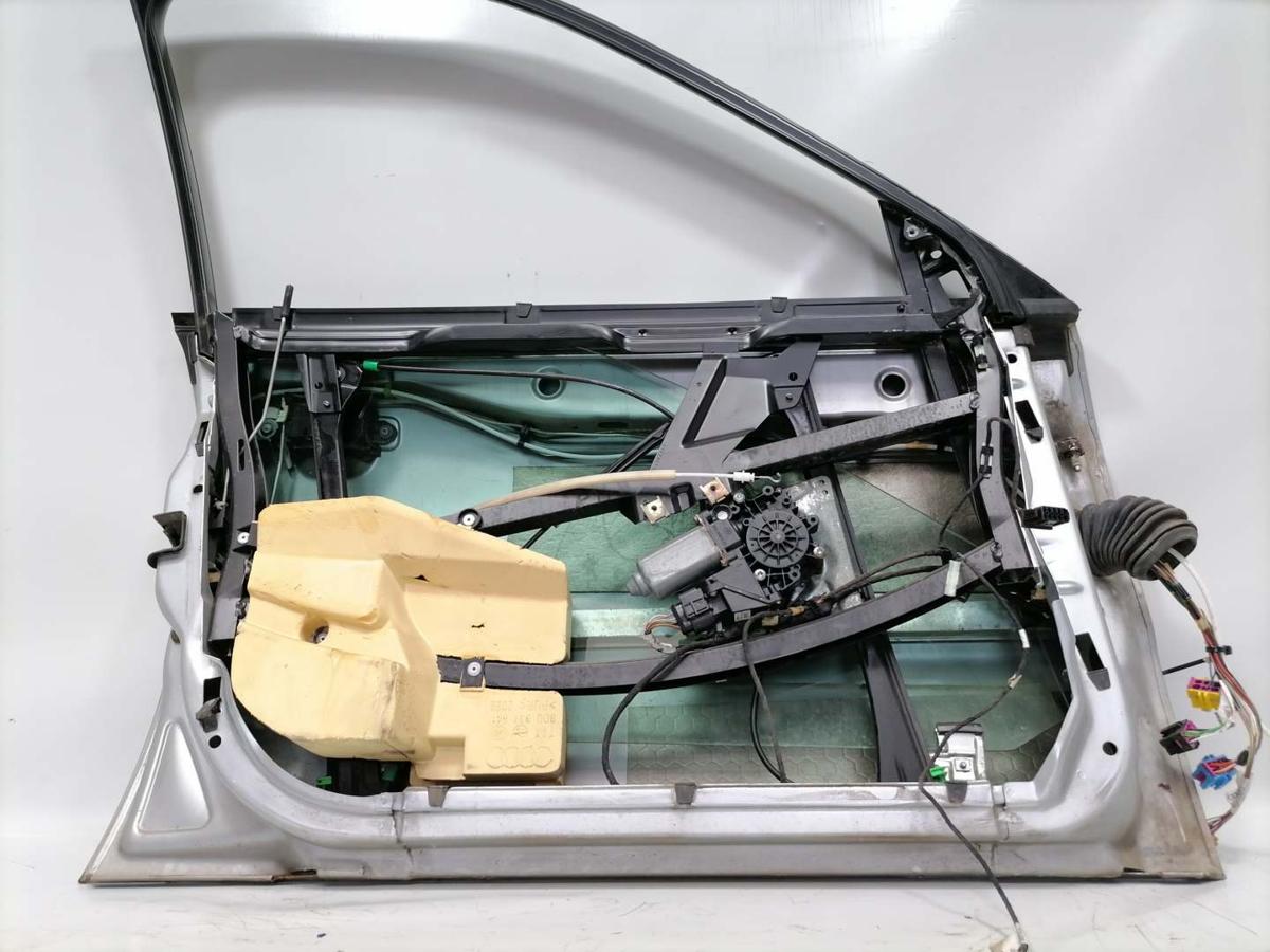 Audi A4 B5 original Tür vorn links LY7M-Alusilber Bj.1996